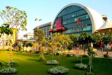 Shopper's Paradise within Lynden Woods Holland Village